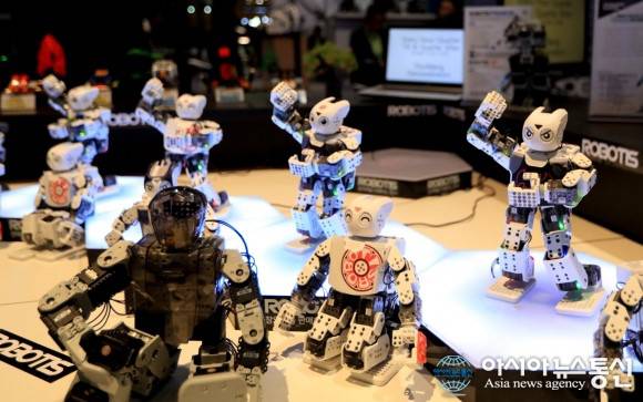 �n��RobotisӋ���ں��⽨�O��AI�����C���ˡ����S