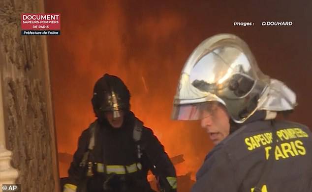 Colossus消防機器人幫助消防員撲滅巴黎圣母院火災