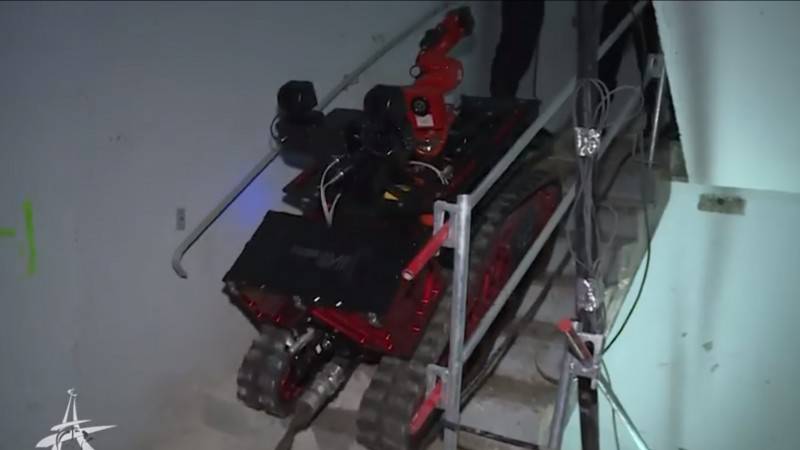 Colossus消防機器人幫助消防員撲滅巴黎圣母院火災