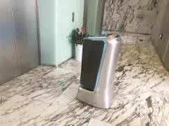 機器人寫字樓里送外賣 “最后50米”配送智能化是大勢所趨