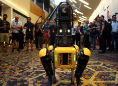 波士頓動(dòng)力公司準(zhǔn)備推首款商用機(jī)器人 或年底上市