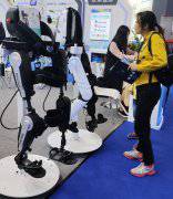 高交會:機器人從工業(yè)生產(chǎn)走入大