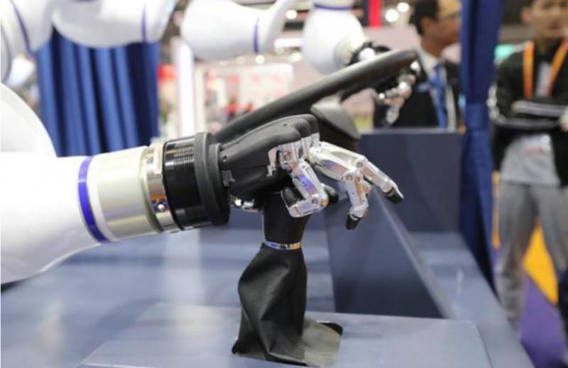 �C���ˡ����{�������V�᣿